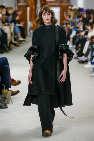 Look 10